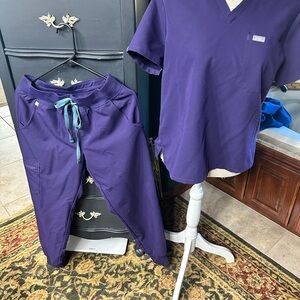 Figs Technical Collection in Rich Purple